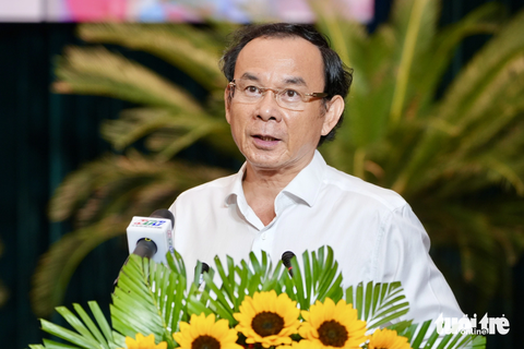 Thêm hai lực lượng “thầm lặng” thời COVID-19 được TP.HCM tri ân - Ảnh 2. Bí thư Thành ủy Nguyễn Văn Nên phát biểu tại buổi họp mặt - Ảnh: HỮU HẠNH