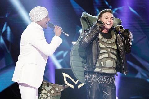 Jesse McCartney trong mascot Turtle ở The Masked Singer Mỹ 2020 - Ảnh: Fox Jesse McCartney trong mascot Turtle ở The Masked Singer Mỹ 2020 - Ảnh: Fox