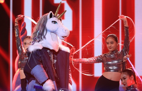 Trấn Thành đòi 'lái xe' tìm đến nhà Kỳ Lân Lãng Tử' lột mascot - Ảnh 3. Kỳ Lân Lãng Tử thành công giấu danh tính khiến Trấn Thành phải đầu hàng
