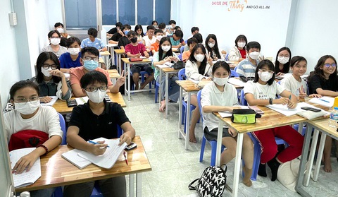 Học sinh học luyện thi IELTS tại một trung tâm ở quận Bình Tân, TP.HCM - Ảnh: NGUYỄN TRÌNH Học sinh học luyện thi IELTS tại một trung tâm ở quận Bình Tân, TP.HCM - Ảnh: NGUYỄN TRÌNH