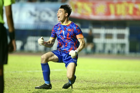 Thủ môn Quan Văn Chuẩn từng đeo băng đội trưởng U23 Việt Nam trong lần thứ 2 liên tiếp vô địch Giải U23 Đông Nam Á 2023 - Ảnh: HOÀNG TÙNG Thủ môn Quan Văn Chuẩn đeo băng đội trưởng U23 Việt Nam trong lần thứ 2 liên tiếp vô địch Giải U23 Đông Nam Á 2023 - Ảnh: HOÀNG TÙNG