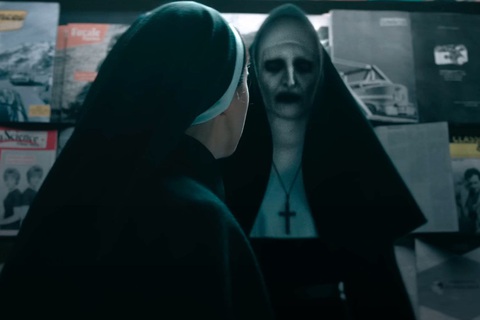Ma sơ Valak kiện hãng phim vì bị quỵt nợ thù lao quảng cáo - Ảnh 1. Diễn viên đóng ma sơ Valak khởi kiện vì bị quỵt tiền quảng cáo