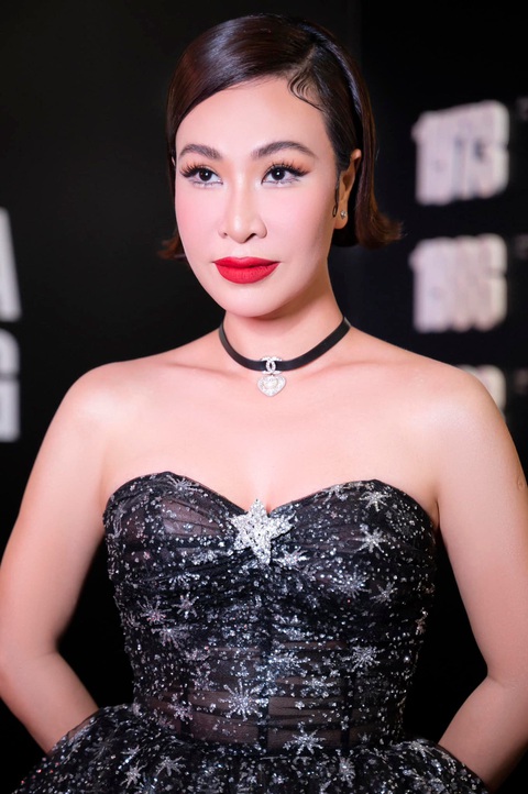 Tin tức giải trí 26-8: Thanh Hà làm liveshow, cựu thành viên One Direction nhập viện khẩn cấp - Ảnh 3. Ca sĩ Uyên Linh được đông đảo khán giả yêu mến khi là quán quân Vietnam Idol 2010. Tên tuổi của cô gắn liền với hàng loạt bản hit, trong đó có "Giữa đại lộ Đông Tây" - Ảnh: Facebook nhân vật