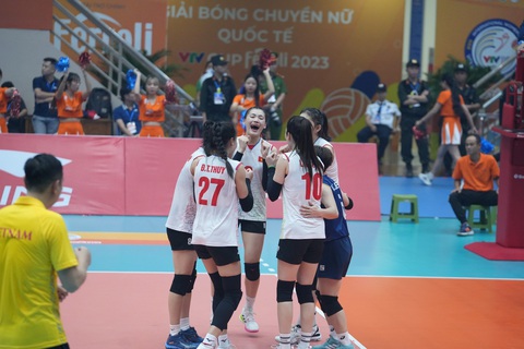 Thắng chóng vánh Việt Nam 2, Việt Nam 1 vô địch VTV Cup 2023 - Ảnh 2. Việt Nam 2 đã thi đấu đầy cố gắng và nỗ lực - Ảnh: THU THẢO