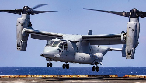 Máy bay quân sự V-22 Osprey của Mỹ rơi khi đang tập trận ở Úc - Ảnh 1. Máy bay V-22 Osprey kết hợp giữa khả năng cất cánh thẳng đứng của trực thăng với tốc độ của máy bay thông thường - Ảnh: NAVY PHOTO