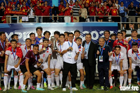 U23 Việt Nam đang trong quá trình xây dựng lối chơi đặc trưng mới với triết lý kiểm soát bóng và tấn công nhanh - Ảnh: HOÀNG TÙNG U23 Việt Nam đang trong quá trình xây dựng lối chơi đặc trưng mới với triết lý kiểm soát bóng và tấn công nhanh - Ảnh: HOÀNG TÙNG