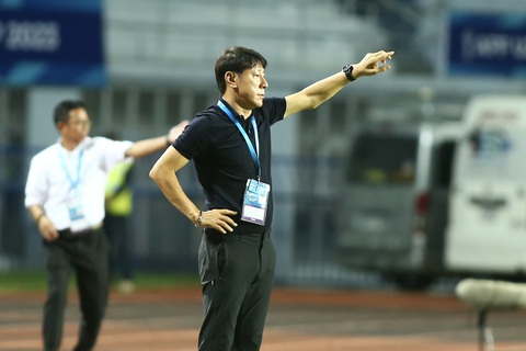 HLV Shin Tae Yong chỉ trích trọng tài 'làm hỏng trận chung kết' - Ảnh 3. Nhiều lần ở giải đấu năm nay, ông Shin bày tỏ thất vọng với trọng tài - Ảnh: HOÀNG TÙNG