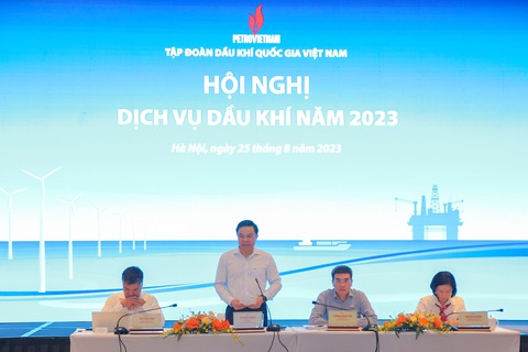 Chuỗi cung ứng dịch PVN đón đầu xu thế chuyển dịch năng lượng - Ảnh 1. Đoàn chủ tịch điều hành hội nghị