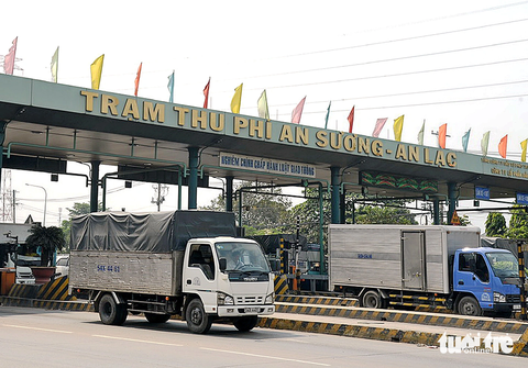 Trạm thu phí giao thông ở cửa ngõ phía tây TP.HCM - Ảnh: TỰ TRUNG Trạm thu phí giao thông ở cửa ngõ phía tây TP.HCM - Ảnh: TỰ TRUNG