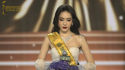 Á hậu 3 'Miss Grand Vietnam' và màn ứng xử như diễn tiểu phẩm hài - Ảnh 2. Hồng Hạnh bị "đơ" không nói nên lời sau khi có màn xử lý ấn tượng