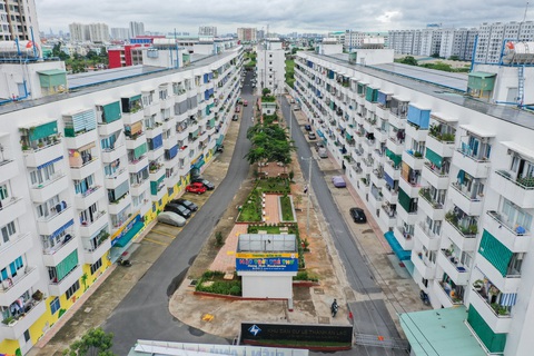 Tỉnh có 51 dự án nhà ở xã hội, nhà ở công nhân kêu ế ngàn căn nhà - Ảnh 1. Giá nhà ở công nhân tại nhiều địa phương vẫn quá cao so với thu nhập của đa số công nhân - Ảnh: N.H.