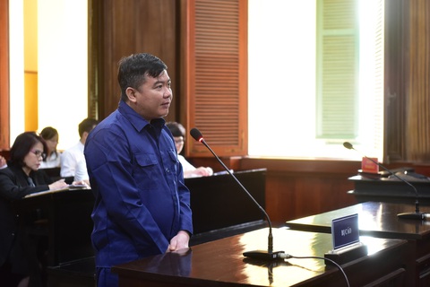 Sáng nay 13 cựu cán bộ Công an phường Phú Thọ Hòa hầu tòa - Ảnh 3. Bị cáo Phạm Thanh Tuấn - Ảnh: T.T.D