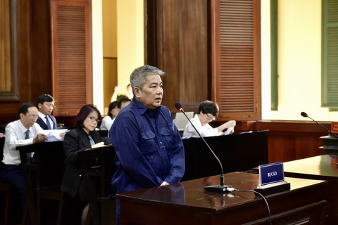Sáng nay 13 cựu cán bộ Công an phường Phú Thọ Hòa hầu tòa - Ảnh 5. Bị cáo Lê Văn Quý - Ảnh: T.T.D.