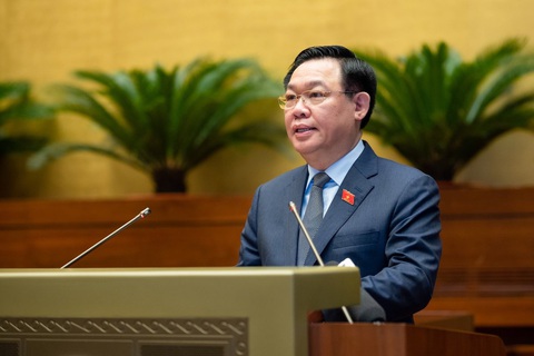 Chủ tịch Quốc hội: Không kéo thuận lợi về cơ quan quản lý, đẩy khó về người dân, doanh nghiệp - Ảnh 1. Chủ tịch Quốc hội Vương Đình Huệ phát biểu khai mạc sáng 28-8 - Ảnh: GIA HÂN
