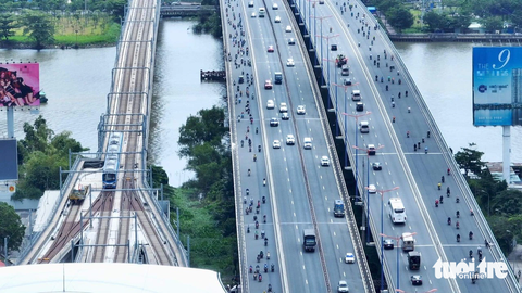 Tàu Metro số 1 chạy thủ nghiệm khu vực cầu Sài Gòn (TP. Thủ Đức, TP.HCM) - Ảnh: HÀ VIỄN PHƯƠNG Tàu Metro số 1 chạy thủ nghiệm khu vực cầu Sài Gòn (TP. Thủ Đức, TP.HCM) - Ảnh: HÀ VIỄN PHƯƠNG