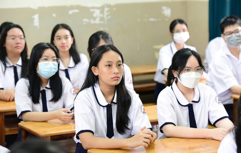 Học sinh Trường THPT Nguyễn Thượng Hiền (quận Tân Bình, TP.HCM) trong ngày tựu trường - Ảnh: DUYÊN PHAN Học sinh Trường THPT Nguyễn Thượng Hiền (quận Tân Bình, TP.HCM) trong ngày tựu trường - Ảnh: DUYÊN PHAN