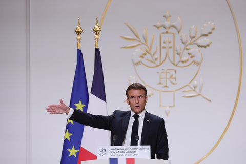 Ông Macron có bài phát biểu bao quát nhiều vấn đề trước các đại sứ Pháp tại Điện Élysée, Paris, ngày 28-8 - Ảnh: AFP Ông Macron có bài phát biểu bao quát nhiều vấn đề trước các đại sứ Pháp tại Điện Élysée, Paris, ngày 28-8 - Ảnh: AFP