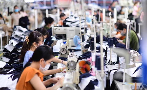 Công nhân dệt may làm việc tại Công ty TNHH Việt Thắng Jean, TP Thủ Đức, TP.HCM - Ảnh: QUANG ĐỊNH Công nhân dệt may làm việc tại Công ty TNHH Việt Thắng Jean, TP Thủ Đức, TP.HCM - Ảnh: QUANG ĐỊNH