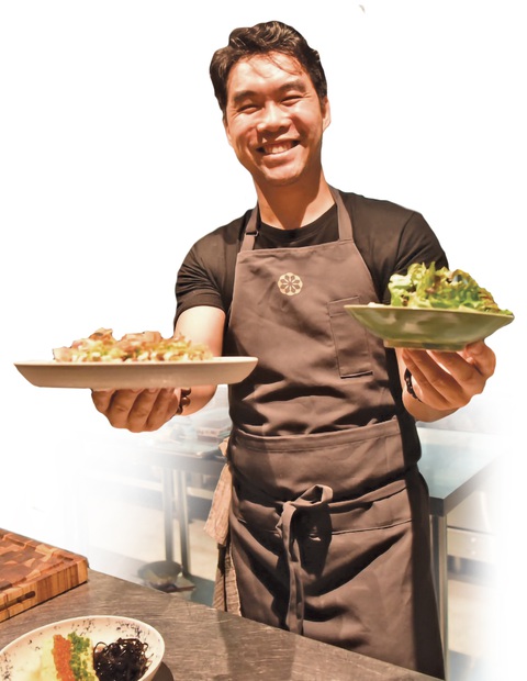 Sống với giấc mơ tươi đẹp ở Việt Nam - Ảnh 1. Trụ Lang tại nhà hàng Mùa Craft Sake - Ảnh: T.T.D.