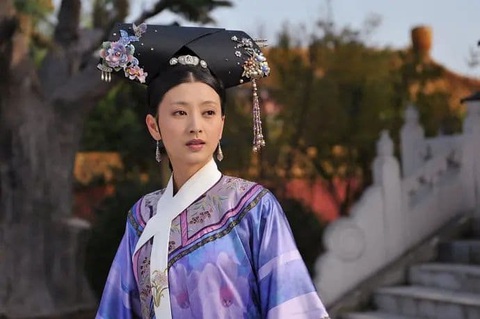 Nữ diễn viên Trung Quốc ‘cưa sừng làm nghé’ để duy trì sức hút - Ảnh 5. Tạo hình của Lan Hy trong vai Thẩm Mỵ Trang ở phim Chân Hoàn Truyện - Ảnh: Sina