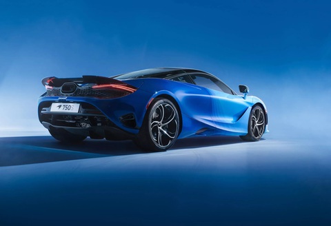 Những màu sơn mới vừa được McLaren công bố này sẽ là ác mộng với những xưởng sửa xe - Ảnh 3. ... trong khi đuôi xe sở hữu tông xanh đậm - Ảnh: MSO