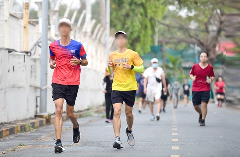 Phái nam "ém binh" liệu có tốt? - Ảnh 1. Nam giới nên luyện tập thể dục thể thao điều độ để duy trì phong độ - Ảnh: QUANG ĐỊNH