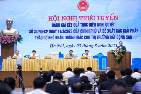 Khó khăn thị trường bất động sản không thể dứt điểm một sớm một chiều, quan trọng là chung tay tháo gỡ - Ảnh 3. Tín dụng cho bất động sản vẫn khó tiếp cận và lãi suất ở mức cao, theo đánh giá của Hiệp hội Bất động sản Việt Nam - Ảnh: VGP