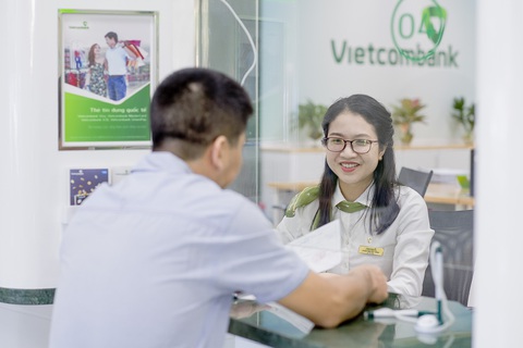 Vietcombank giảm tiếp lãi suất cho vay lần 3 - Ảnh 1. Vietcombank quyết định giảm tới 0,5%/năm lãi suất cho vay cho toàn bộ khoản vay hiện hữu - Ảnh: VCB