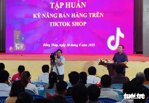 Đồng Tháp mời TikToker về Hồng Ngự bán nông sản OCOP- Ảnh 1. Chương trình quảng bá, bán sản phẩm OCOP tỉnh Đồng Tháp lần này hội tụ 8 KOLs, 70 doanh nghiệp trong và ngoài tỉnh về tham dự - Ảnh: TỐNG DOANH