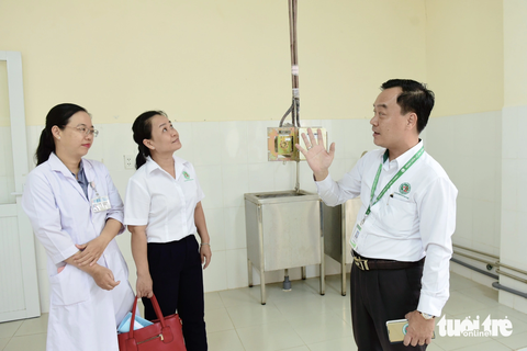 Giám đốc Bệnh viện Lê Văn Thịnh: 'Cần thiết làm xuyên lễ để bà con được chạy thận ở ngay Cần Giờ' - Ảnh 8. Khu vực thiết lập đơn vị chạy thận đã có hệ thống dẫn oxy - Ảnh: DUYÊN PHAN
