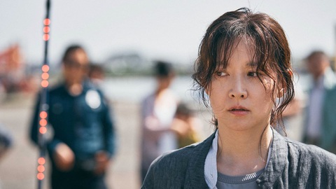 Top 10 bộ phim chủ đề gia đình khiến bạn khóc cạn nước mắt (P1) - Ảnh 7. Lee Young Ae vào vai người mẹ kiên cường miệt mài tìm kiếm con trai mất tích 6 năm