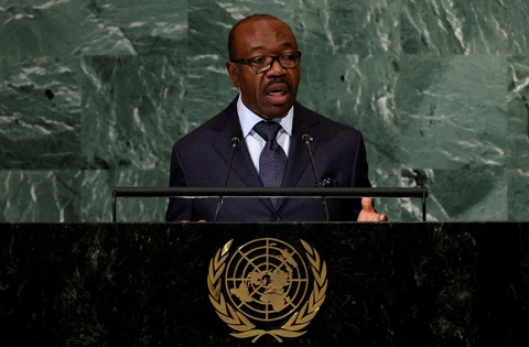 Châu Phi nóng rực vì hai vụ đảo chính Gabon và Niger - Ảnh 1. Tổng thống Gabon Ali Bongo Ondimba - Ảnh: REUTERS