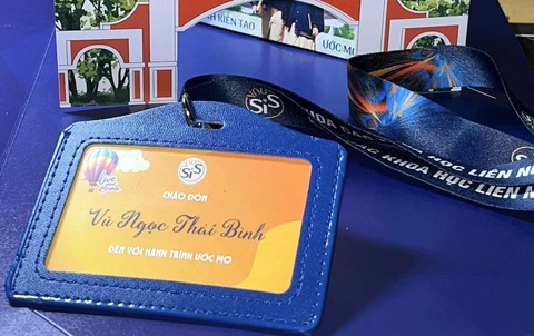 Giấy báo nhập học xịn xò khiến tân sinh viên 'quắn quéo' - Ảnh 2. Chào đón tân sinh viên đến với hành trình ước mơ - Ảnh: T.B.
