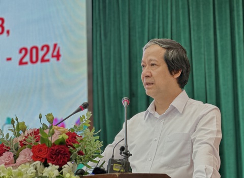 Bộ trưởng Nguyễn Kim Sơn phát biểu tại hội nghị - Ảnh: TÂM AN Bộ trưởng Nguyễn Kim Sơn phát biểu tại hội nghị đề nghị đẩy mạnh xã hội hóa giáo dục - Ảnh: TÂM AN