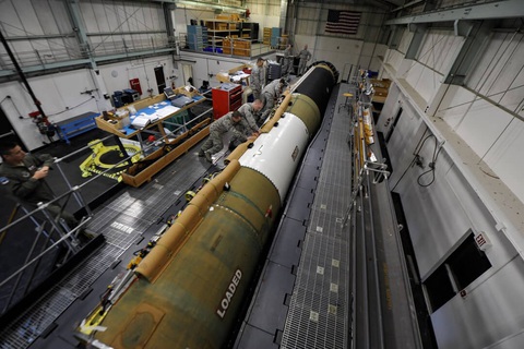 Tên lửa đạn đạo liên lục địa Minuteman III đóng vai trò quan trọng trong hệ thống phòng thủ của Mỹ - Ảnh: BỘ QUỐC PHÒNG MỸ Tên lửa đạn đạo liên lục địa Minuteman III đóng vai trò quan trọng trong hệ thống phòng thủ của Mỹ - Ảnh: BỘ QUỐC PHÒNG MỸ