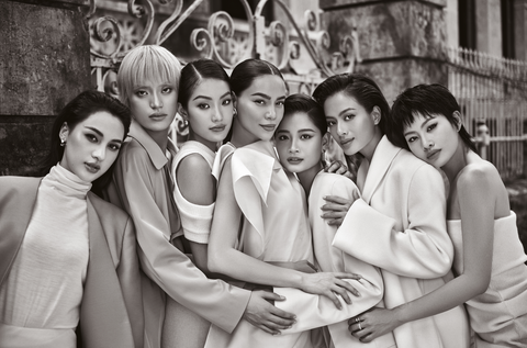 Hồ Ngọc Hà đẹp kiêu sa trong bộ ảnh Sài Gòn xưa - Ảnh 7. Bộ ảnh & video clip ý nghĩa về Sài Gòn chính là những kỷ niệm vô giá của cả Team Hà Hồ