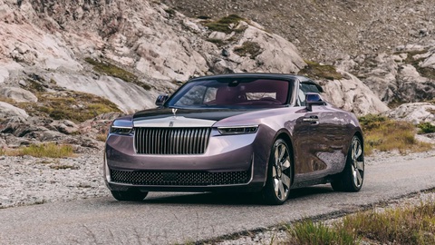 Tiền mua Rolls-Royce Amethyst Droptail mua được những gì? - Ảnh 1. Rolls-Royce Amethyst Droptail sử dụng thạch anh tím trang trí cả nội và ngoại thất, cùng bề mặt gỗ cả trong lẫn ngoài được tùy biến cực kỳ công phu nên có lẽ đắt hơn La Rose Noire Droptail - Ảnh: Rolls-Royce