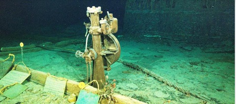 Chính quyền Mỹ ráo riết ngăn chặn chuyến thám hiểm mới xác tàu Titanic - Ảnh 1. Nơi gắn bánh lái của tàu Titanic -Ảnh: OCEANGATE EXPEDITION