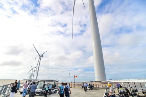 Bộ Tài chính cho rằng Bộ Công Thương phải có trách nhiệm kiểm tra, rà soát các chi phí hợp lý, hợp lệ dẫn đến các khoản lỗ của EVN, trước khi cho phép tính vào giá điện - Ảnh : Q.ĐỊNH Bộ Tài chính cho rằng Bộ Công Thương phải có trách nhiệm kiểm tra, rà soát các chi phí hợp lý, hợp lệ dẫn đến các khoản lỗ của EVN, trước khi cho phép tính vào giá điện - Ảnh : Q.ĐỊNH
