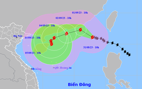 Siêu bão số 3 đi vào gần bờ rồi lại vòng ra biển, ứng phó thế nào? - Ảnh 1. Dự báo vị trí và hướng di chuyển bão số 3 lúc 10h sáng 31-8 - Ảnh: NCHMF