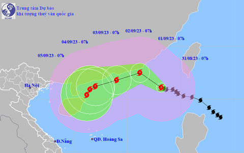 Siêu bão số 3 vào Biển Đông, gió mạnh lên tới 200km/h - Ảnh 1. Vị trí và hướng di chuyển siêu bão số 3 - Ảnh: NCHMF