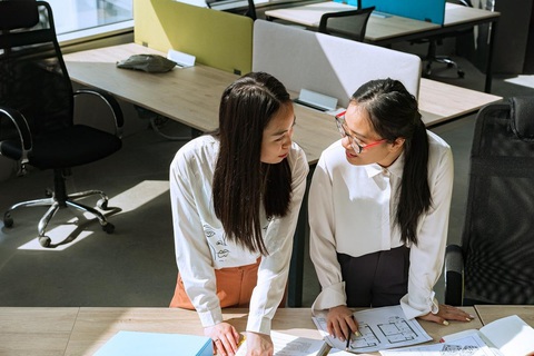 Được làm việc mình yêu bằng những mục tiêu dài hạn - Ảnh 1. Một công việc khiến bạn muốn thực sự cống hiến dễ giúp bạn hạnh phúc hơn - Ảnh: Pexels.