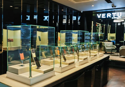 Điện thoại Vertu: món quà sang trọng được ưa chuộng - Ảnh 3. Điện thoại Vertu: món quà sang trọng được ưa chuộng - Ảnh 3.