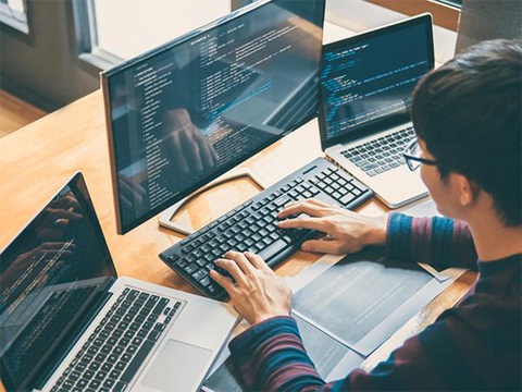 7 Điều ứng viên cần biết về vị trí công việc Java Developer (Phần 1) - Ảnh 2. Java Developer là người phát triển phần mềm máy tính bằng ngôn ngữ Java - Ảnh: Internet