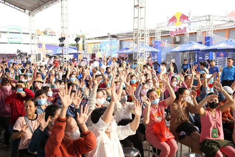 Ngày hội Thanh niên Công nhân tại TP.HCM: Đong đầy nụ cười hạnh phúc - Ảnh 1. Ngày hội Thanh niên Công nhân tại TP.HCM: Đong đầy nụ cười hạnh phúc - Ảnh 1.