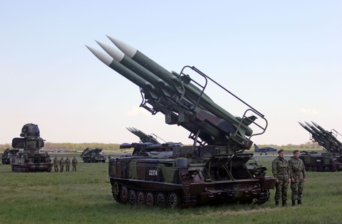 “Ba ngón tay thần chết” đã đến Ukraine - Ảnh 1. Khẩu đội 2K12 Kub của quân đội Serbia tại Batajnica, Serbia trong cuộc tập trận Granit 2023 - Ảnh: POPULẢ MECHANICS