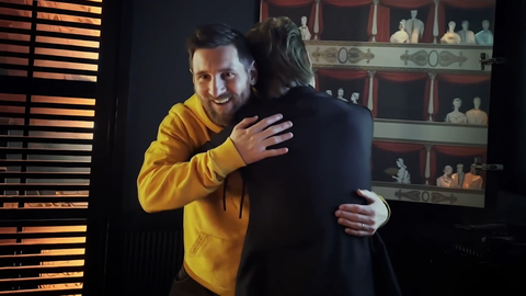 Jack 'chơi lớn' mời siêu sao bóng đá Lionel Messi vào MV - Ảnh 3. Khoảnh khắc đắt giá trong MV chính là sự xuất hiện 4s của Messi