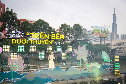 Không gian nghệ thuật phục vụ miễn phí người dân - Ảnh: PHƯƠNG QUYÊN Không gian nghệ thuật phục vụ miễn phí người dân - Ảnh: PHƯƠNG QUYÊN