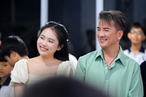 Phương Mỹ Chi phẫn nộ vì bị Đàm Vĩnh Hưng đạp một cú chí mạng - Ảnh 6. Phương Mỹ Chi phẫn nộ vì bị Đàm Vĩnh Hưng đạp một cú chí mạng - Ảnh 6.