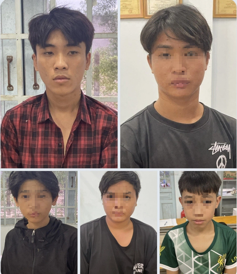 5 nghi phạm nghi giết người đàn ông đi câu cá để cướp xe máy - Ảnh: T.D. 5 nghi phạm nghi giết người đàn ông đi câu cá để cướp xe máy - Ảnh: T.D.